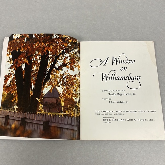 A Window on Williamsburg 1966 publication - Picture 7 of 10